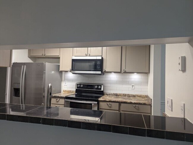 Foto del edificio - 101 Warm Springs Cir