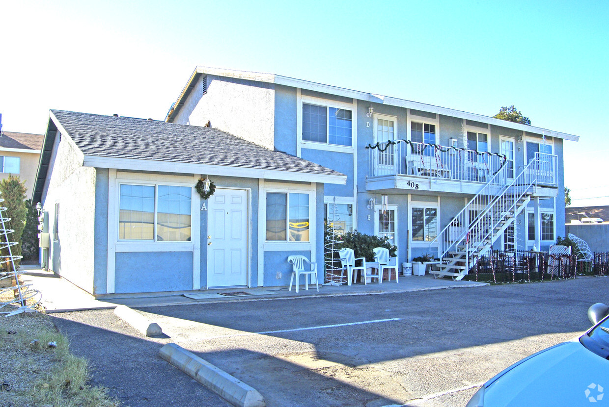 Building Photo - Merlayne Villas