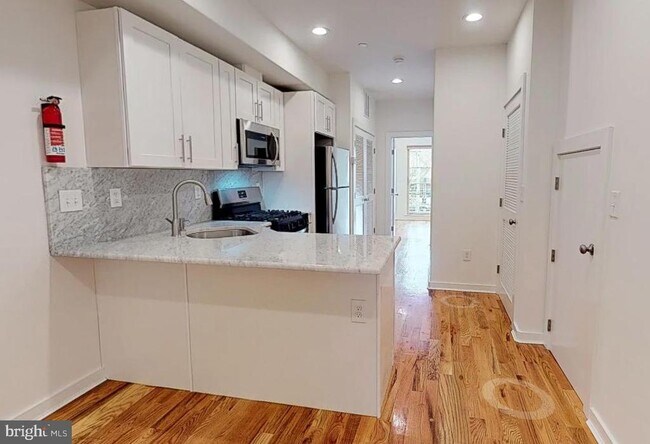 Foto del edificio - 1642 N Marshall St