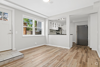 Building Photo - 519 W 22nd St