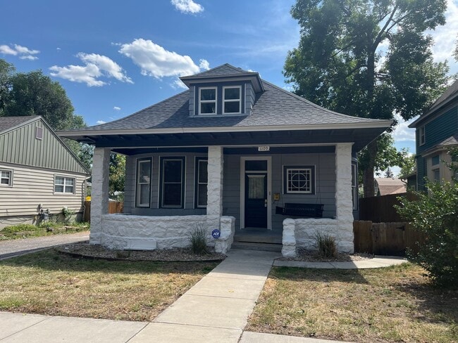Charming 3 bedroom home in downtown Colorado Springs - Charming 3 bedroom home in downtown Colorado Springs