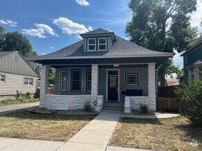Building Photo - 1109 E Platte Ave