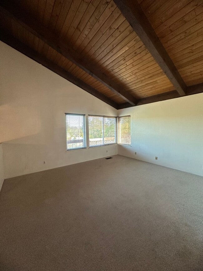 Building Photo - 3 BEDROOM 2 BATHROOM WITH MOUNTAIN VIEWS -...