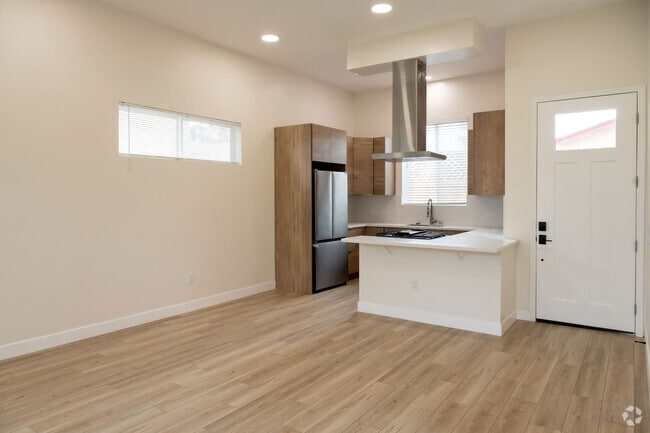 View of kitchen and front door - 4772 Bancroft St