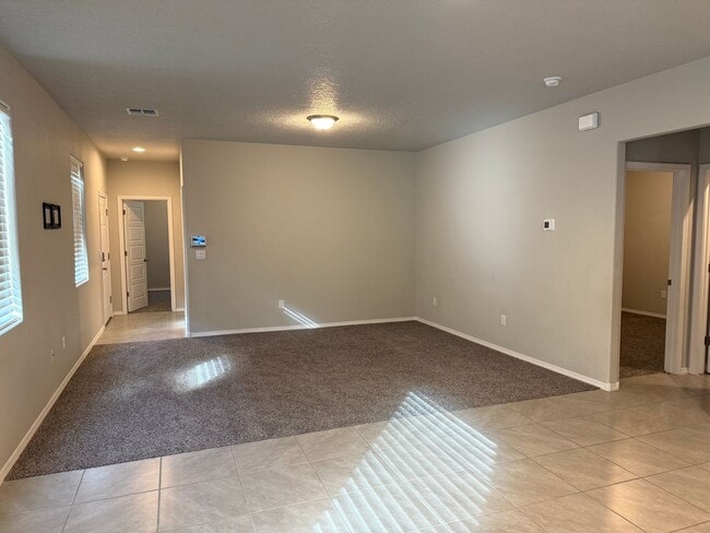 Foto del edificio - 4 bed 2 Bath Rio Rancho