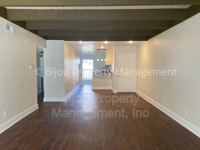 Building Photo - 3530 Parkmoor Village Dr