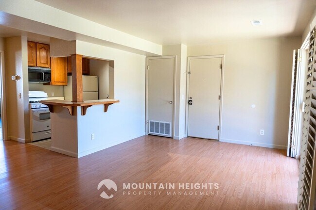 Foto del edificio - 415 E Creekside Cir