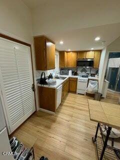 Building Photo - 210 N Primrose Ave