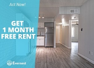 Building Photo - 1014 S Farmer Ave