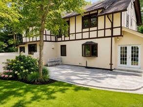 Building Photo - 1 Edgehill Rd