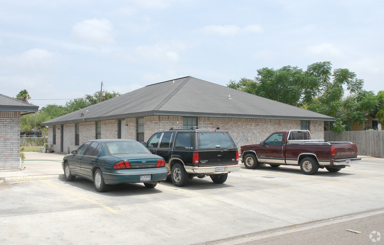 Building Photo - 512 N 6th St