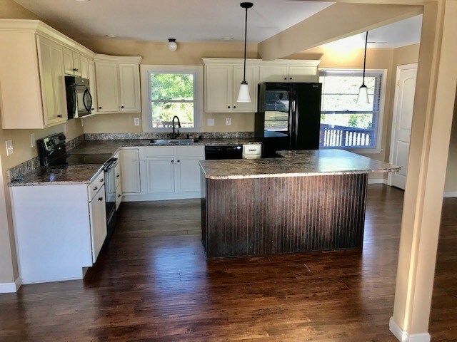 Building Photo - 2530 Harmony Way