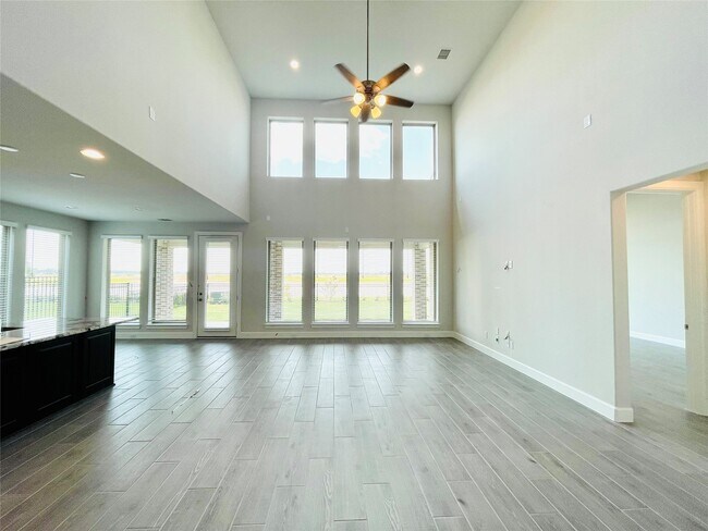 Foto del edificio - 596 Santa Rosa Hls Dr