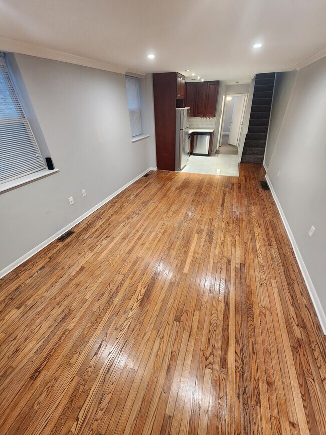 Building Photo - 914 E Passyunk Ave
