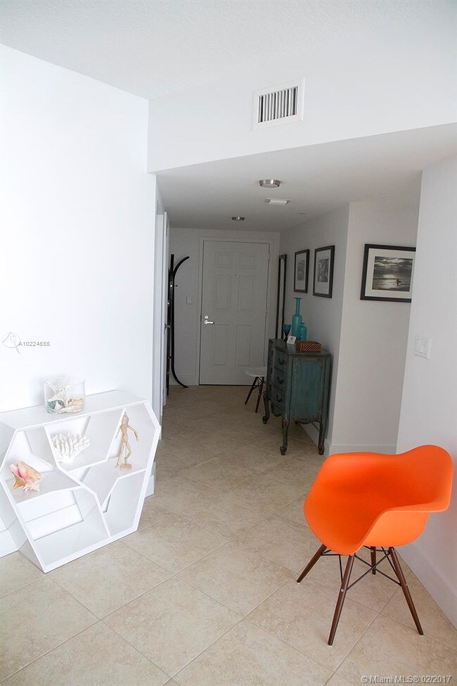 Building Photo - 16699 Collins Ave