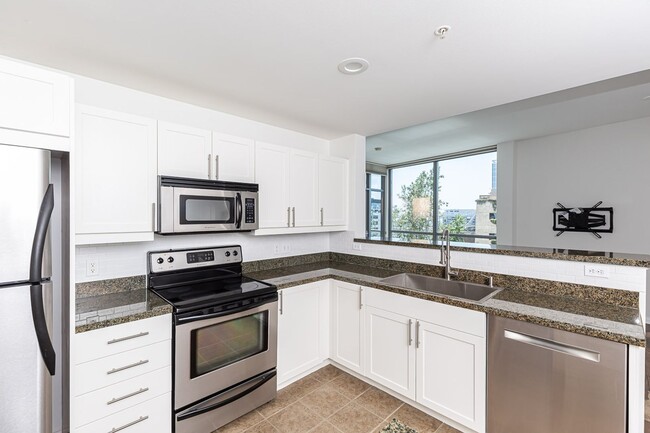 Building Photo - *** STEPS FROM PETCO PARK, IN THE HEART OF...