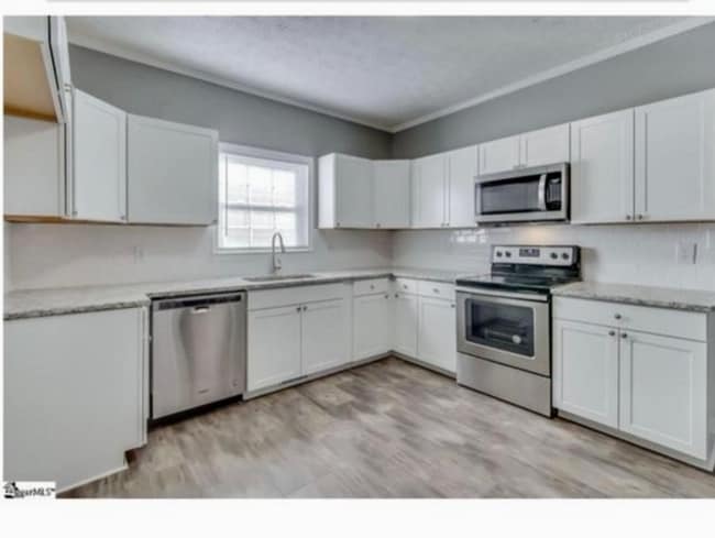 Building Photo - 4 Kilgore St