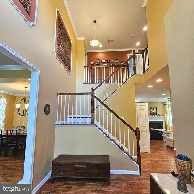 Building Photo - 12679 Lakeside Ct