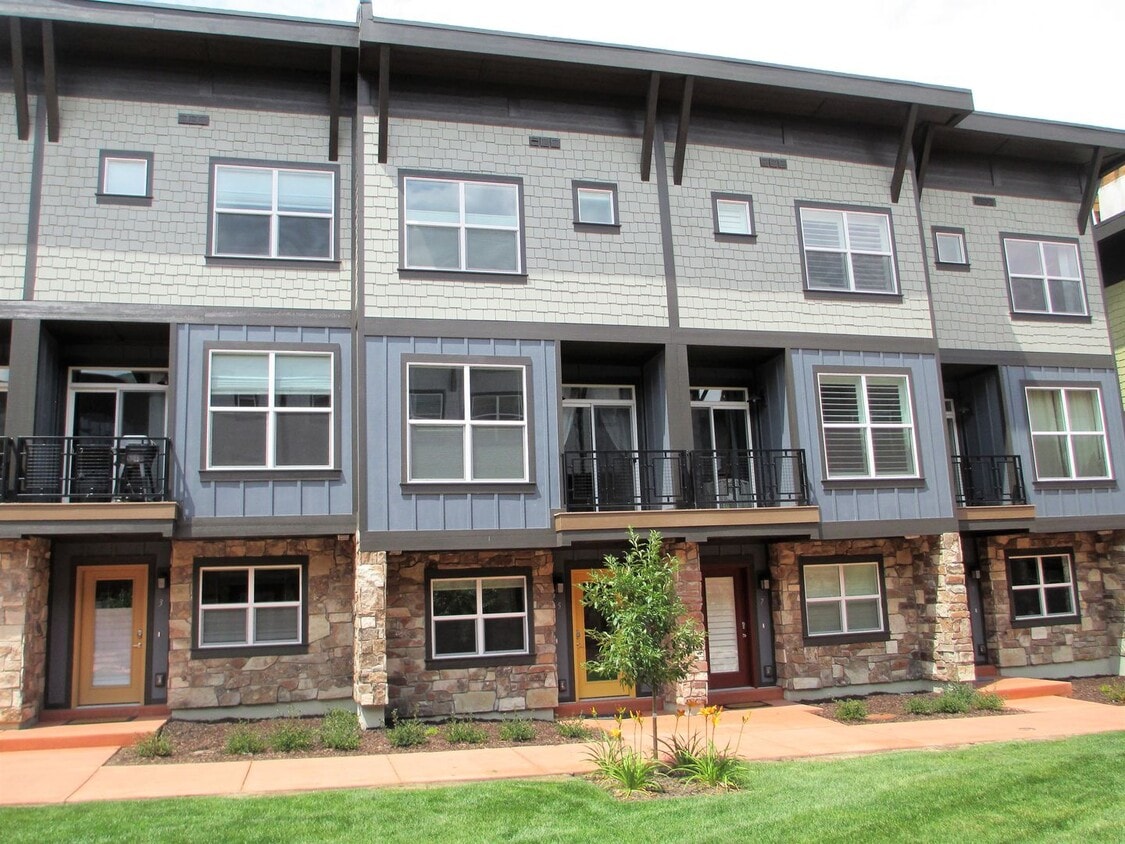 Primary Photo - Centrally Located Newpark Townhome