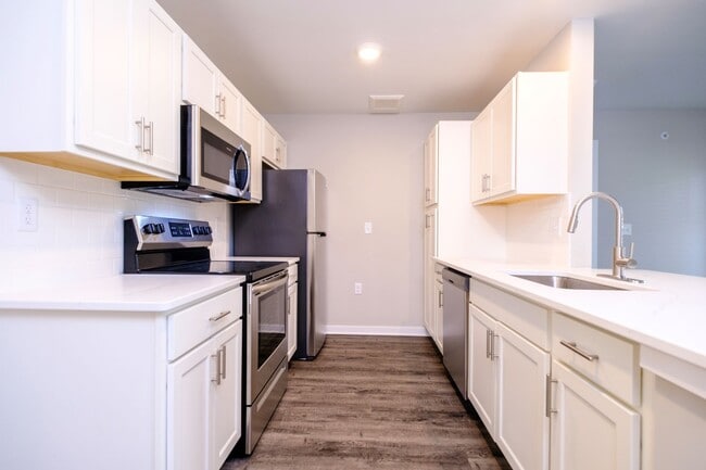 Foto del edificio - Saw Mill Village Apartments