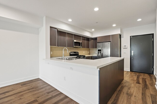 Open-Concept Kitchen with Countertop Bar - Hudson Lux