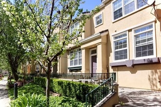 Building Photo - 3494 Hart Common