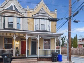 Building Photo - 268 Delaware St