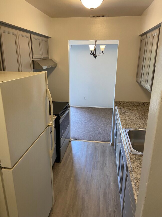 Cocina actualizada - 30052 W 12 Mile Rd