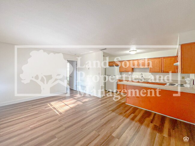 Foto del edificio - 817 W Carole St