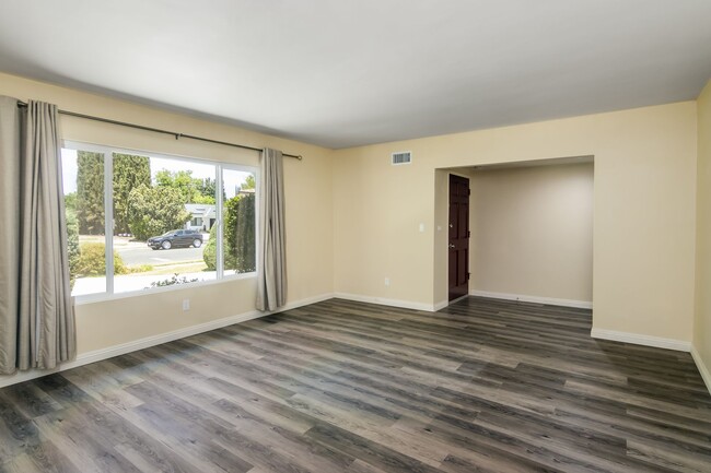 Foto del edificio - 23824 Calvert St