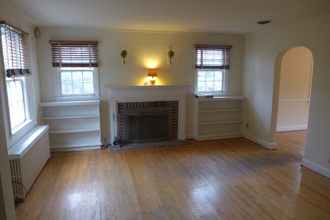 Foto del edificio - 300 Woodbourne Ave