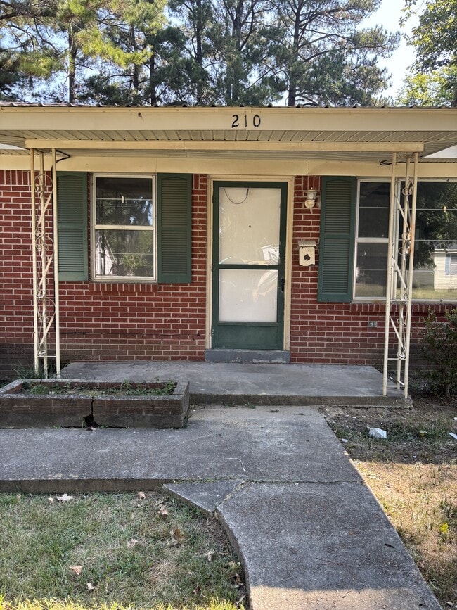 Building Photo - 210 S Hazel St