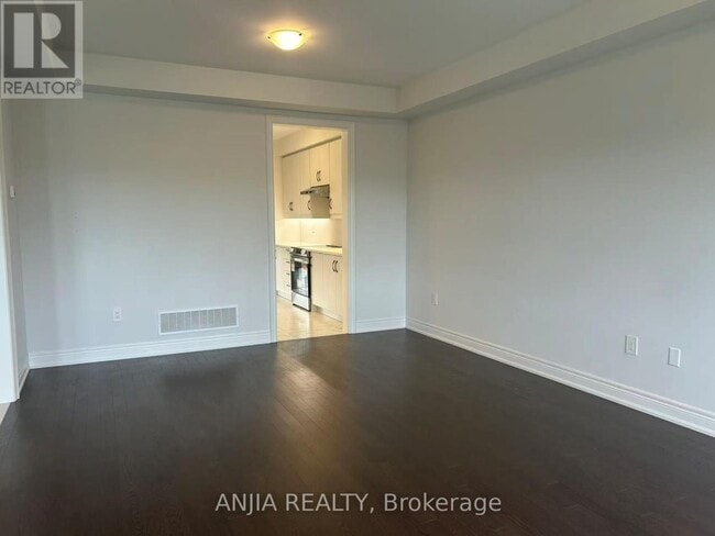 Photo du bâtiment - 13 Albert Newell Dr