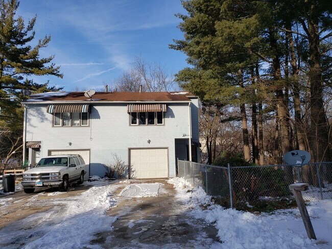 Building Photo - 4762 Javelin Dr