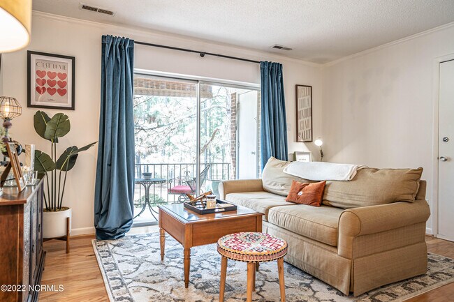 Foto del edificio - 331 Driftwood Cir