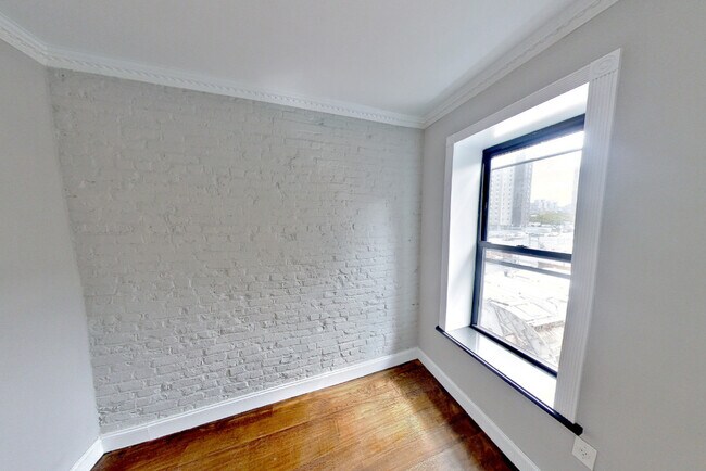 Building Photo - 338 E 100th St