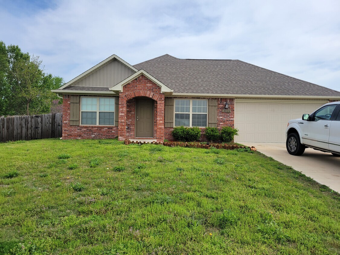 2028 Ridge St, Gentry, AR 72734 House Rental in Gentry, AR