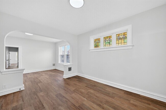 Building Photo - 5803 S Kings Highway Blvd