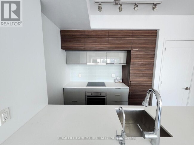 Building Photo - 88 Scott St