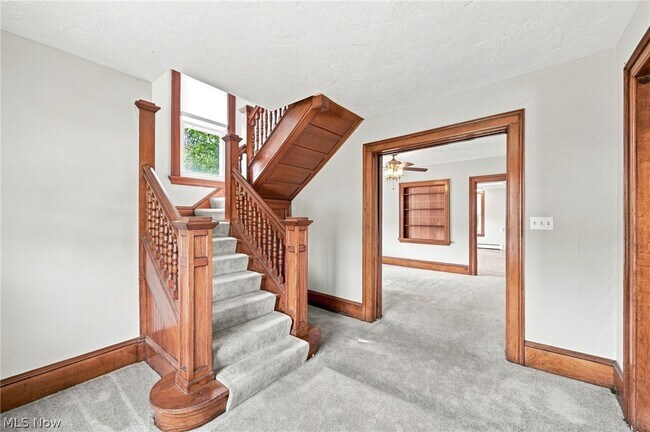 Foto del edificio - 3487 N Ridge Rd