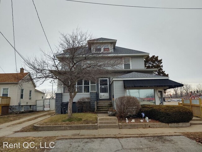 Building Photo - 109 2nd Ave W