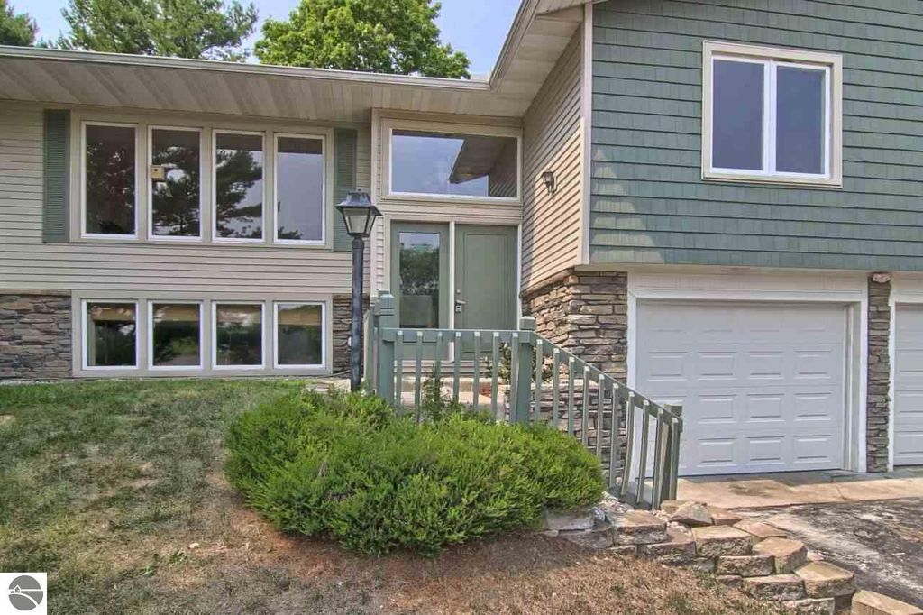 3691 Westridge Ct, Traverse City, MI 49684 House for Rent in Traverse