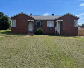 Building Photo - 2715 Watson Dr