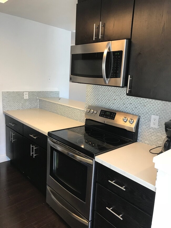 Kitchen - 8055 Mountain View Dr