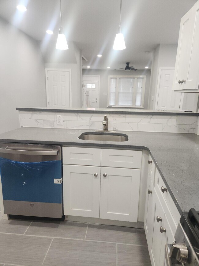 Foto del edificio - 328 N Redfield St