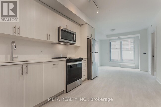 Photo du bâtiment - 2545-2545 Simcoe St N