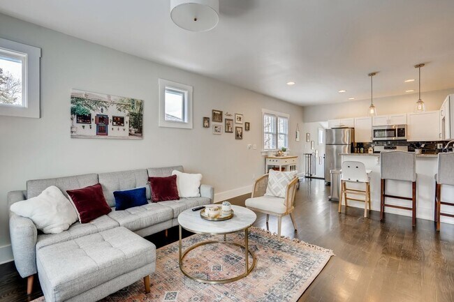 Foto del edificio - Remodeled Home in Berkeley/Mountain View N...