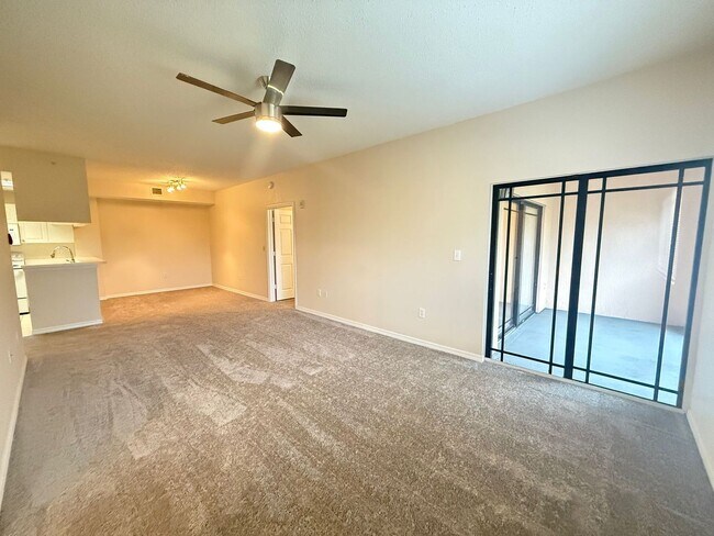 Foto del edificio - Palm Beach Gardens, Updated large two bedr...