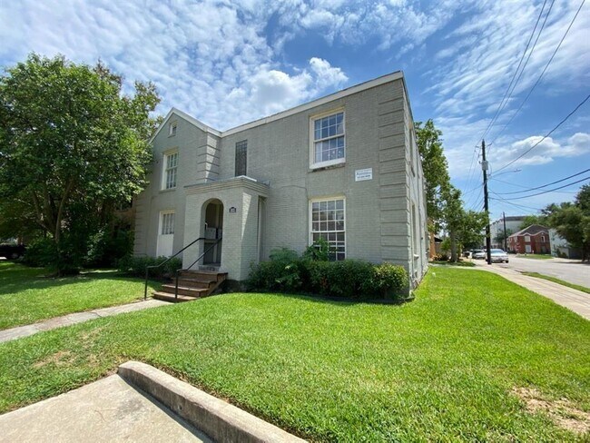 Building Photo - 1833 Branard St