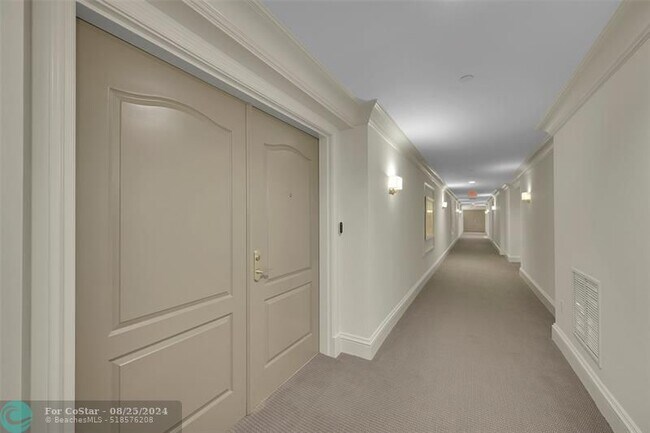 Building Photo - 200 E Palmetto Park Rd
